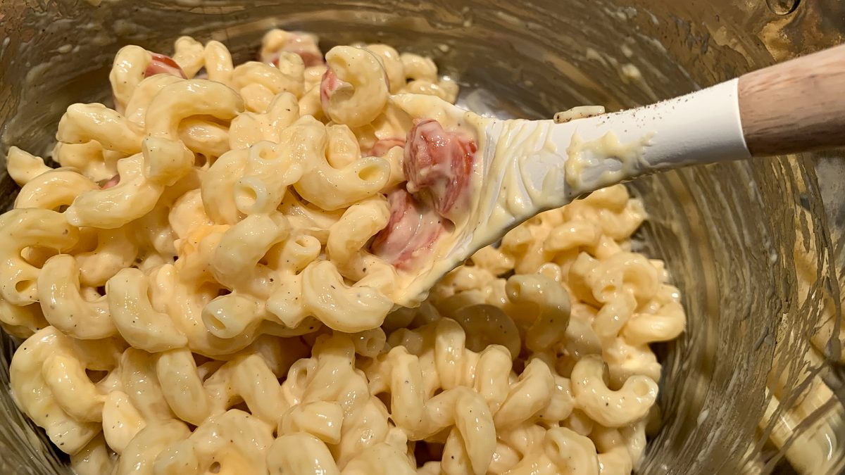Creamy Mac and Cheese Made Easy with Velveeta - YAWESOME