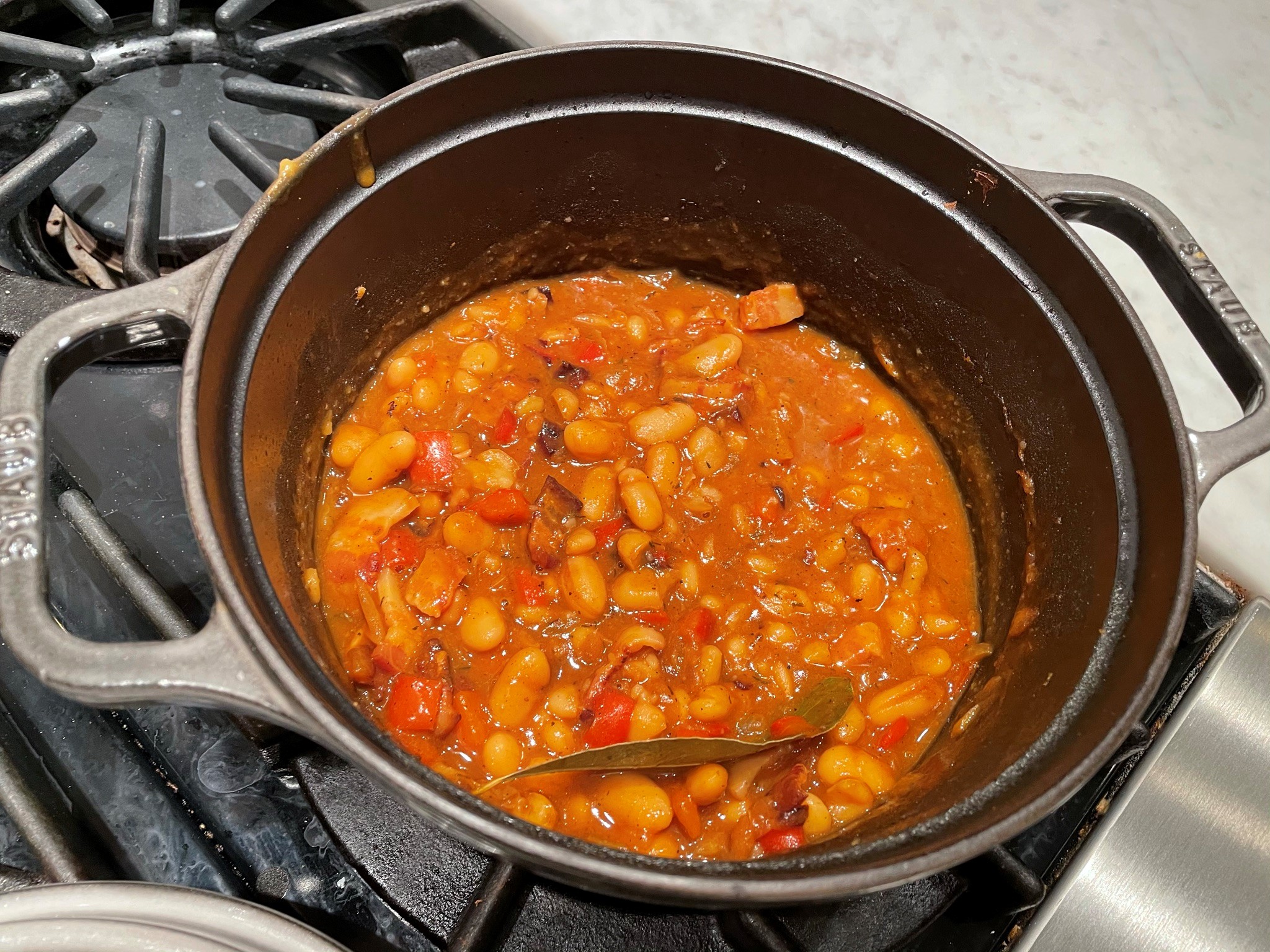 Red Bell Pepper and Bacon BBQ Beans - YAWESOME
